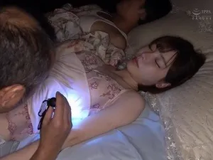 Con gái riêng của bạn gái tôi là người Latina đã cho tôi một lượng tinh dịch lớn (chỉ bú cu)